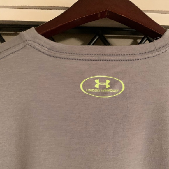 Under Armour T-Shirt - Picture 4 of 6